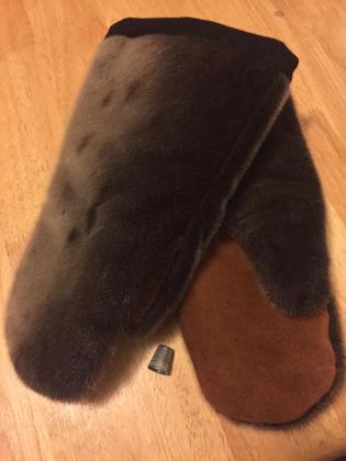 Sealskin travelling mitts