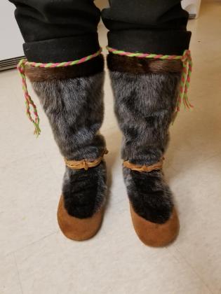 Ladies sealskin mukluks with commercially tanned moose hide