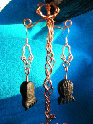 Chlorite bear paw earrings