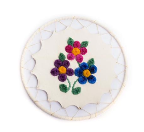 Tufting on bleached hide