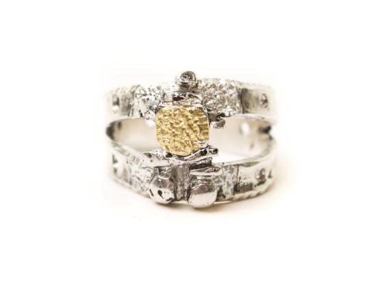 Inukshuk ring