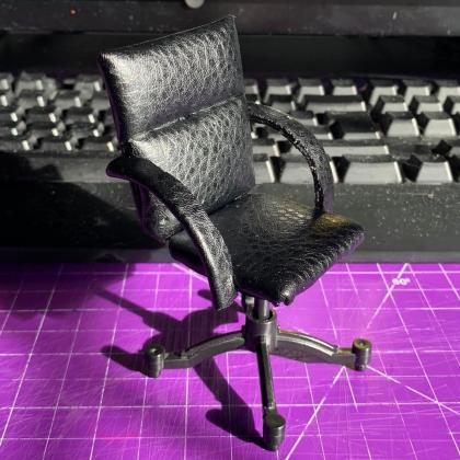 Miniature 1:12 scale office chair