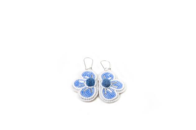 Beaded earrings with tufting